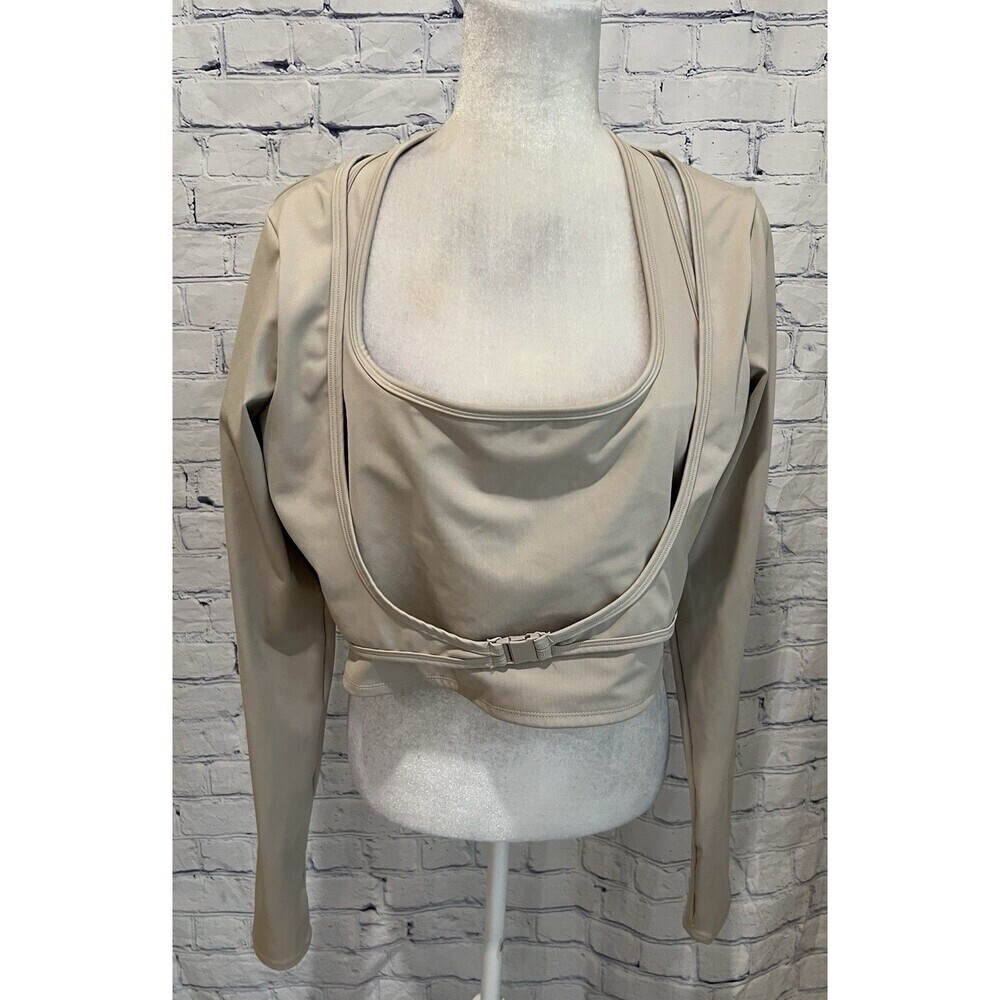 Nova Sport Women’s Beige Halter Athletic Crop Long Sleeve Size M/L